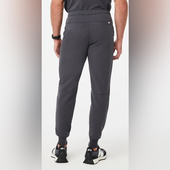 FIGS Tansen Jogger Scrub Pants in Charcoal! Size M, Like New! - Picture 8 of 12